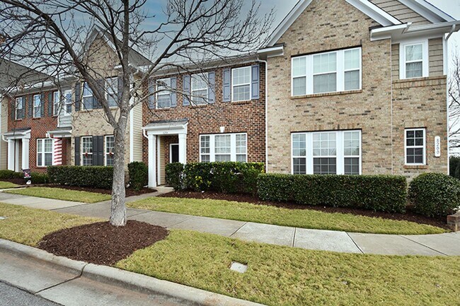 Building Photo - 8204 Viewpoint Lane