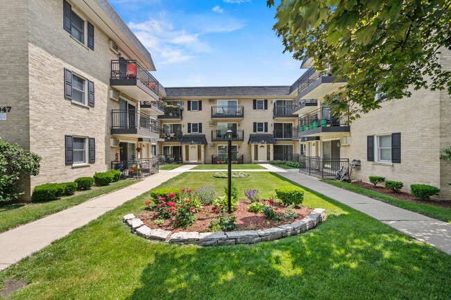 Building Photo - 1039 N Harlem Ave Unit 1SC Rental