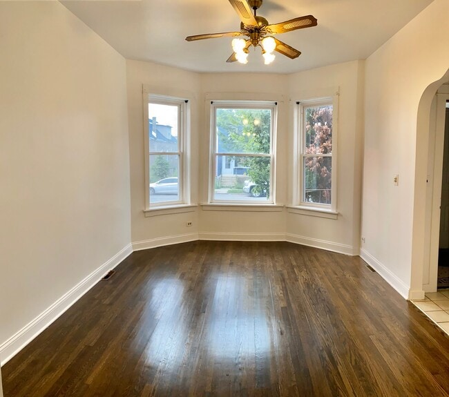 2513 W Pershing Rd