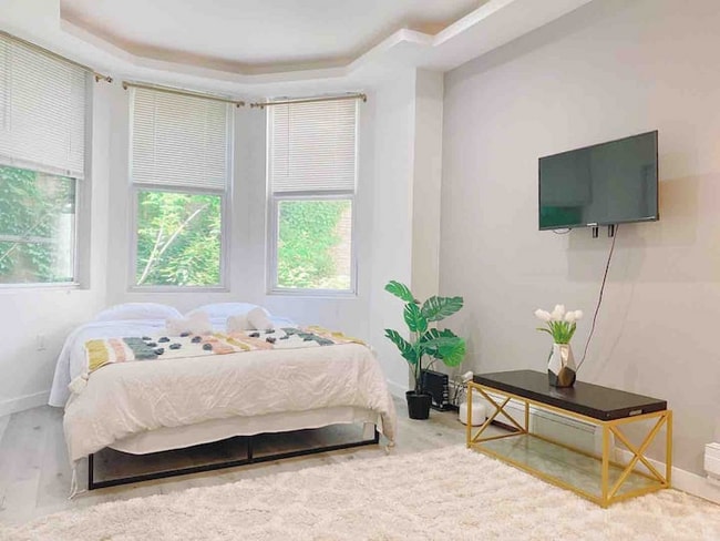 Photo - 2402 Spruce St Unit 1R