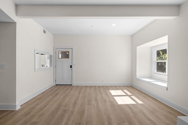 Photo - AVAILABLE NOW. 3 BED 1 BATH. IDEAL LOCATIO...