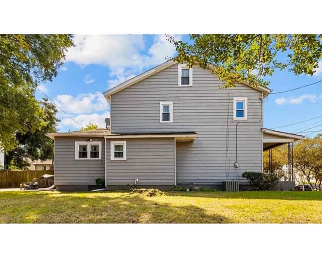 Photo - 2612 Middle Ave