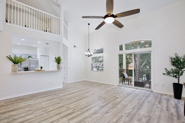 Photo - 696 Seabrook Ct