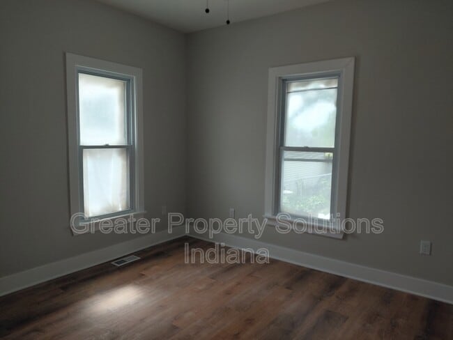 Photo - 252 Lawndale St