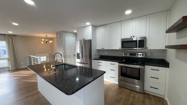 Photo - Updated 5 Bedroom House Near Memorial Park