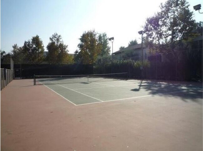 Photo - Charming 2-Bedroom Condo with Community Pool & Utilities Included in Newhall! Unidad 286