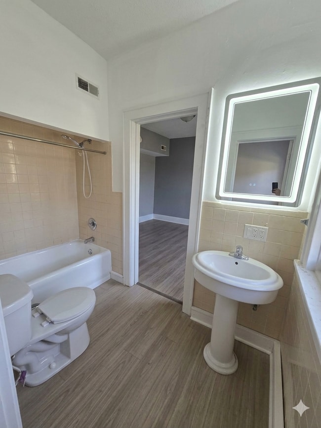 316 N Broad St Unit 4