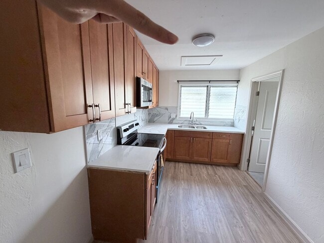Photo - 2210 N School St Unit 2 Bedroom US