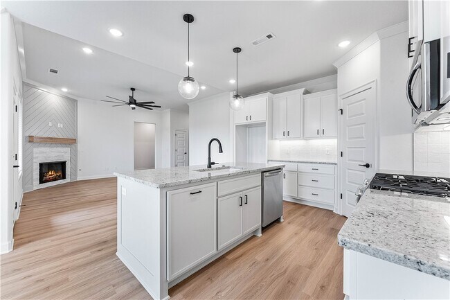 Photo - 803 Jenison Rd