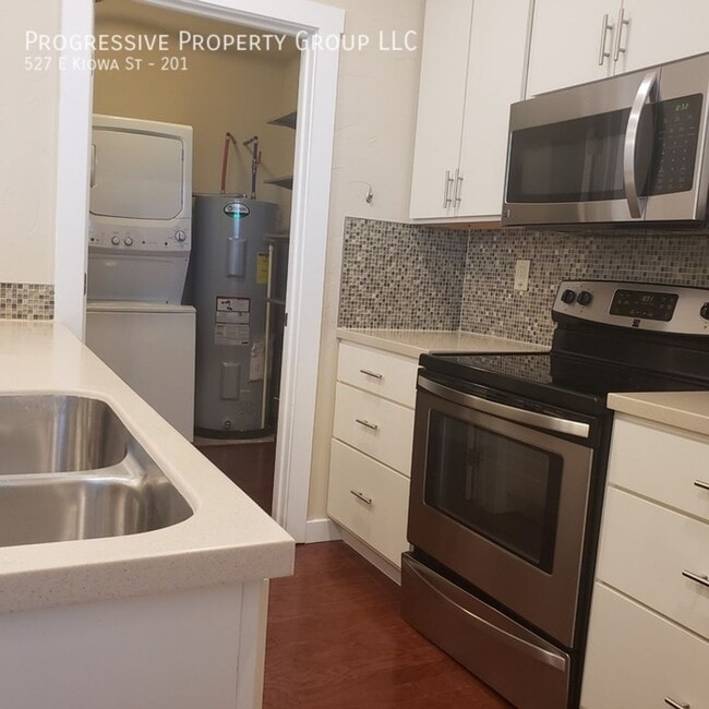 527 E Kiowa St