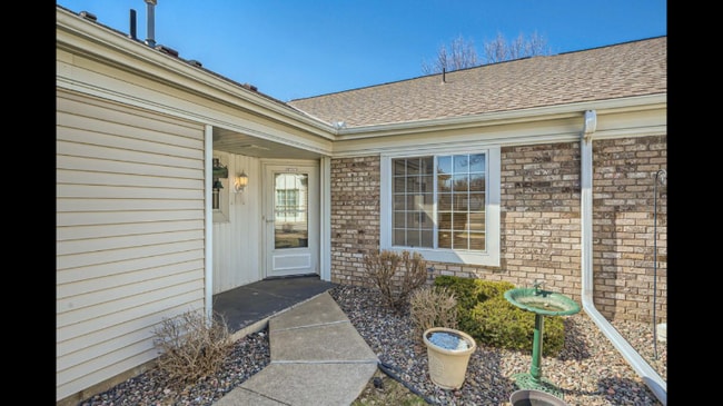 Photo - 9427 Prairieview Trail N