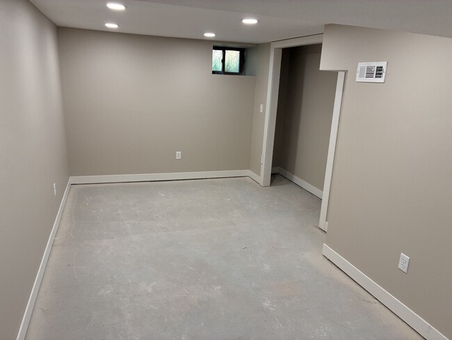 Photo - 1110 E Lacona Ave