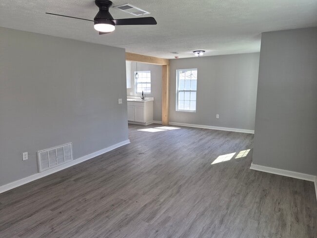 Photo - 4858 Sheridan Dr