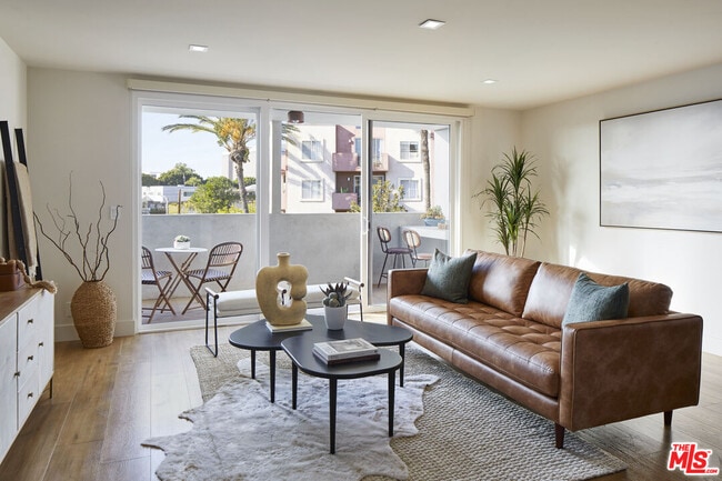 Building Photo - 12425 Texas Ave Unit 8