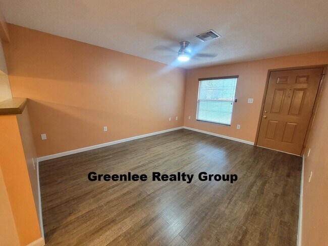 Photo - 6141 Chesham Dr Unit 8
