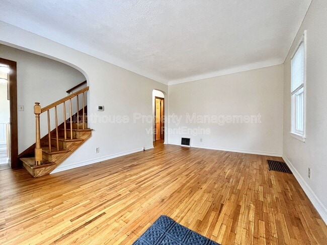 Photo - 1656 Fremont Ave NW