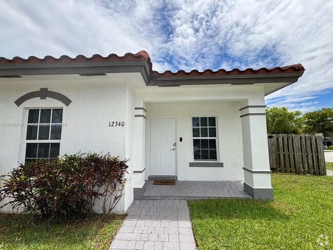 Building Photo - 12340 SW 214th Ter Unit 12340 Rental