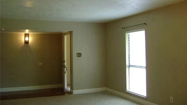 Photo - 3725 Walnut Dr