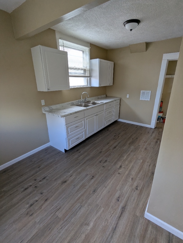 Photo - 617 Dewey Ave