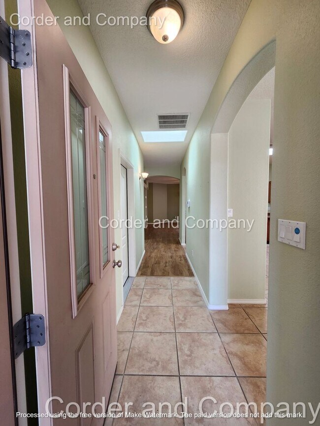 Spacious 3 Bedroom, 2 Bathroom, 2 Car Gara... House House Rental in