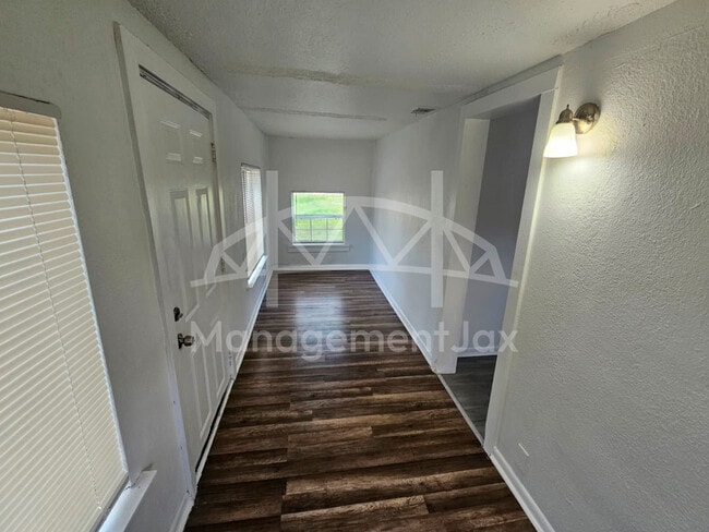 Photo - 2210 Pullman Ave