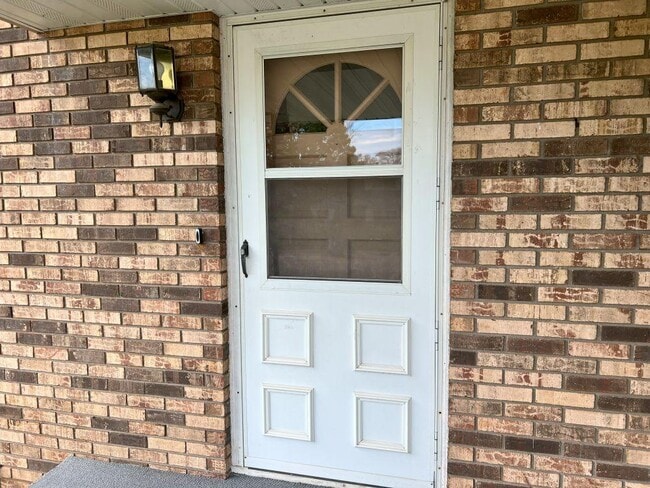 Photo - 1602 Meadow Ln