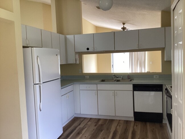Photo - Adorable 3 bdrm/2 bath home with vaulted ceilings!!!!
