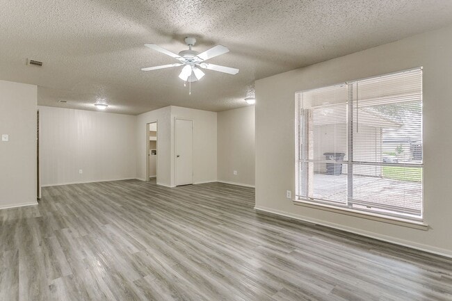 Photo - SPRING MOVE IN SPECIAL - HALF OFF FIRST MONTH Unit 1629 Westridge