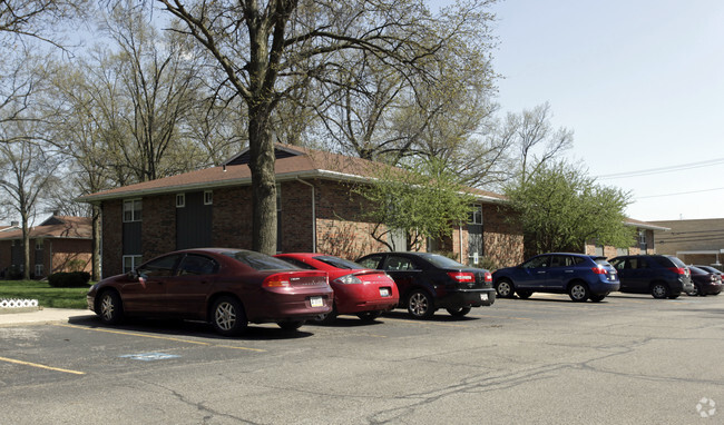 Building Photo - The Reserve at Pin Oak Apartments