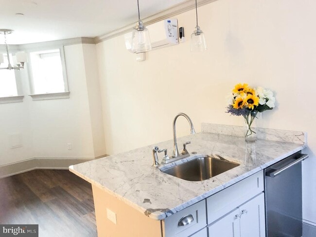 Photo - 1302 East Capitol St NE