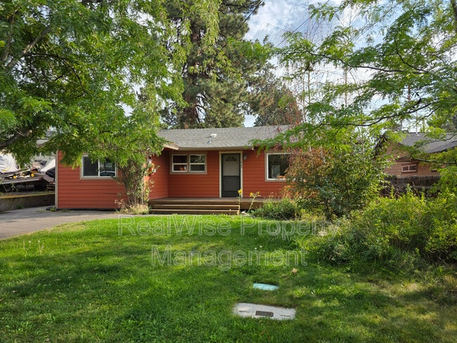 Building Photo - 665 NE Marshall Ave Rental