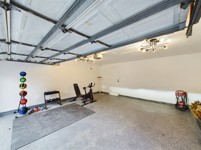 Photo - 7702 Antoine Dr
