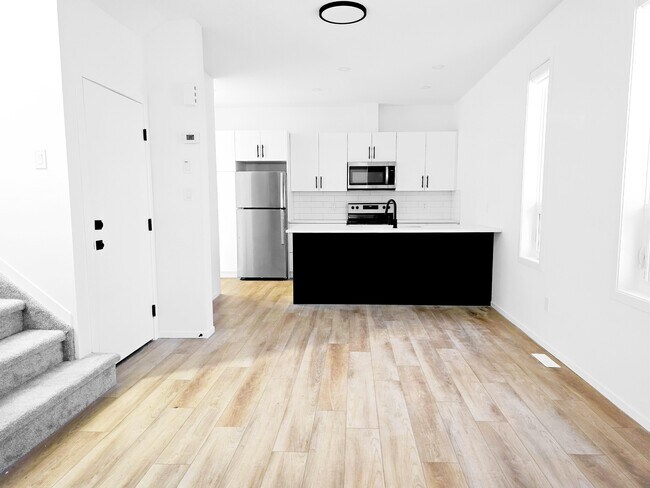 Photo - 11919-11955 55 St NW Unit MAIN 2