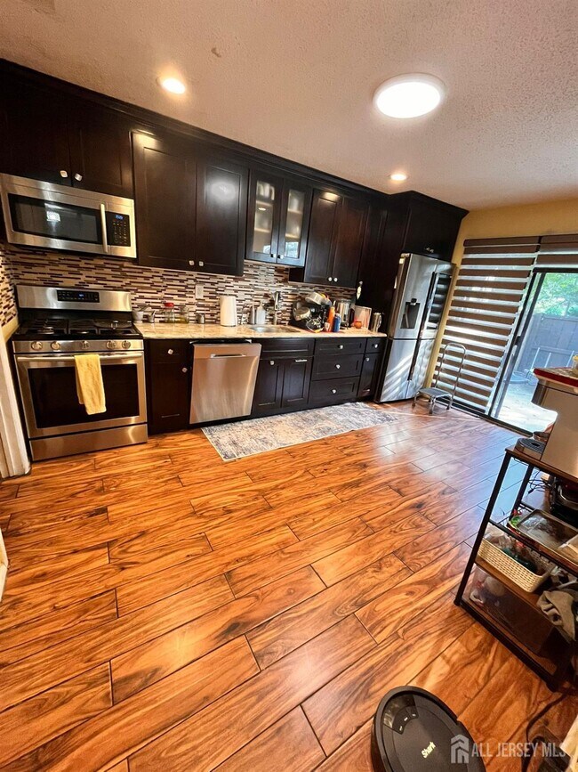 Photo - 15 Westgate Dr