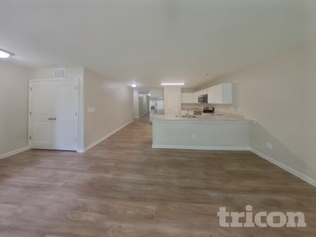 Photo - 654 Scarlet Leaf Ln.