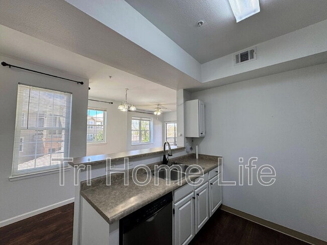 Photo - 12820 Ironstone Way Unidad 201