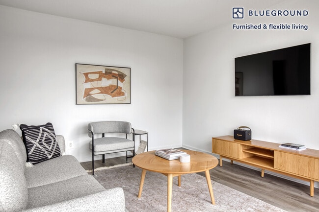 Photo - 30 Waterside Plaza Unit FL32-ID980