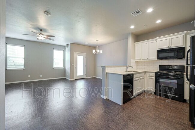 Photo - 792 SW 13th St