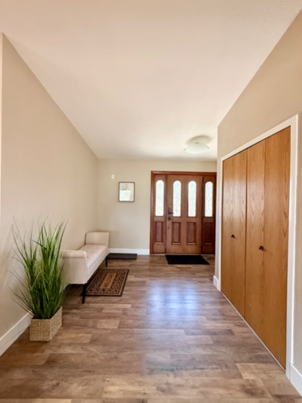 Photo - 301 W Mangrum Dr