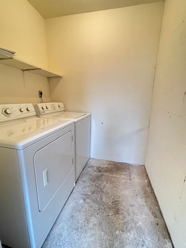 Building Photo - 914 SW 59 Terrace Unit #A