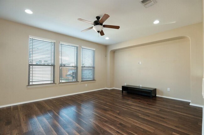 Photo - 1244 Yellow Iris Rd