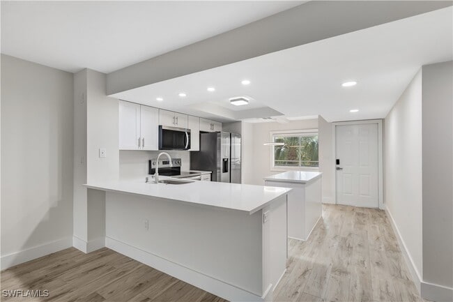 Building Photo - 15171 Cedarwood Ln Unit 3204 Rental