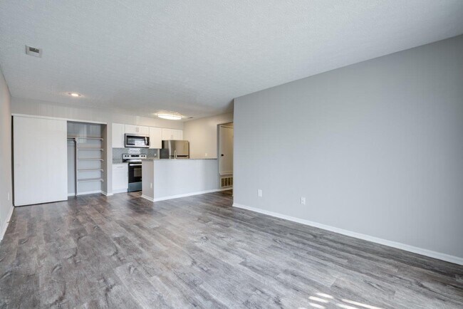 Wexford Lakes Apartments and Townhomes