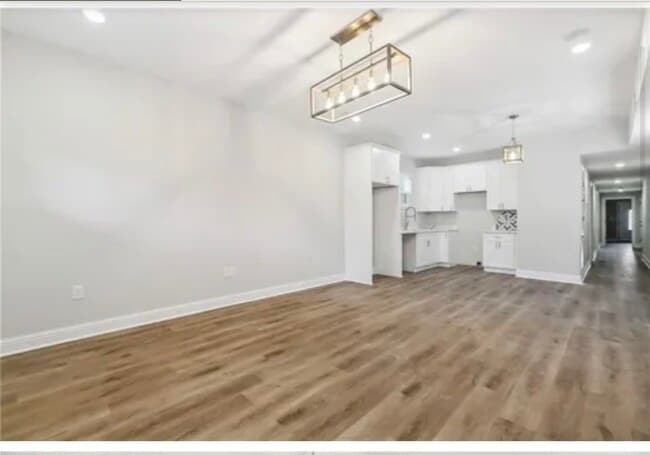 Photo - 2680 Myrtle St