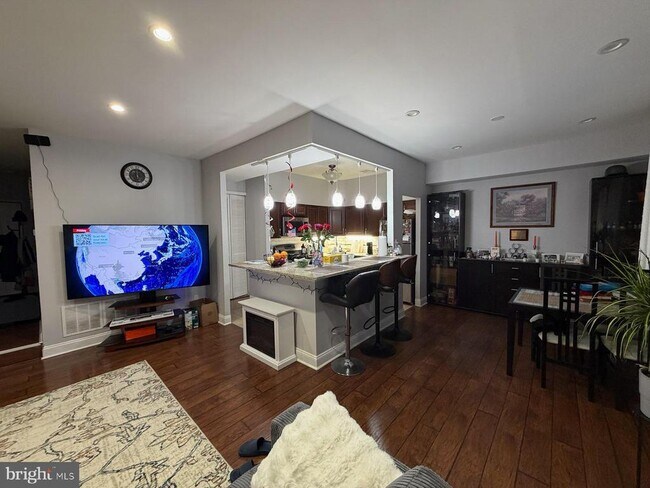 Photo - 301 Byberry Rd Unidad F4