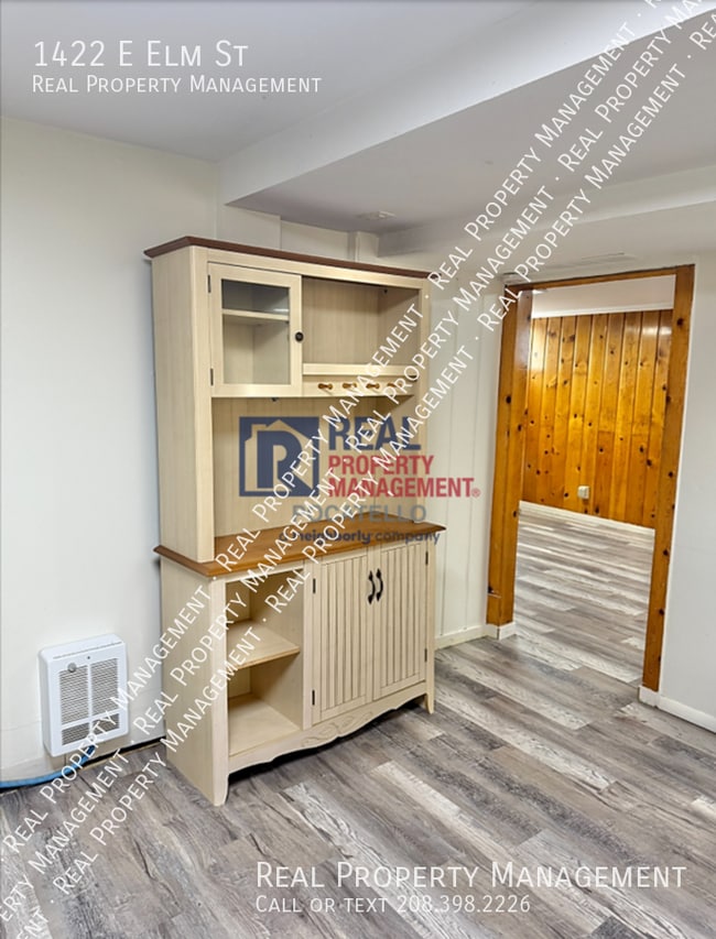 Photo - 1422 E Elm St