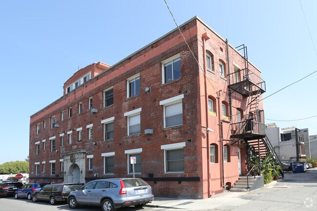 Photo - 120 Westminster Ave Apartments
