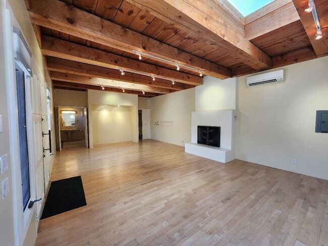 Photo - 749 Alto St