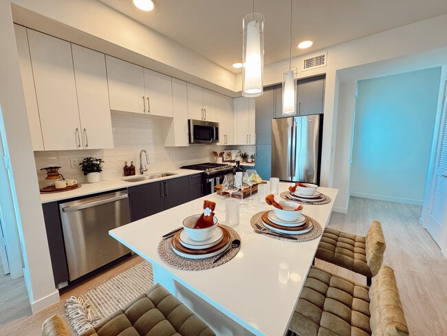 Building Photo - 2571 NE 195th St Unit B1