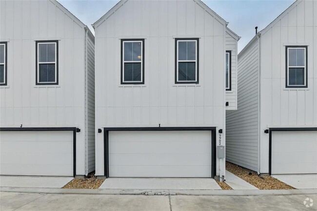 Building Photo - 9902 Clark Rd Rental